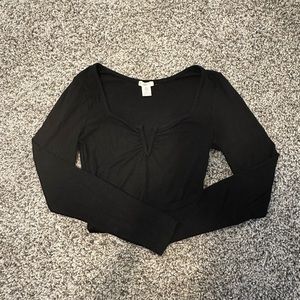 Black long sleeve crop top